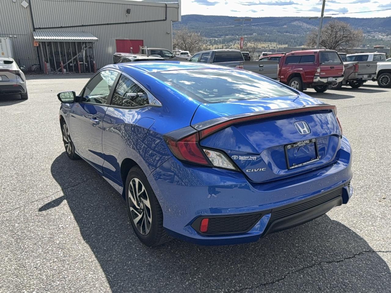 2018 Honda Civic Coupe LX Photo4