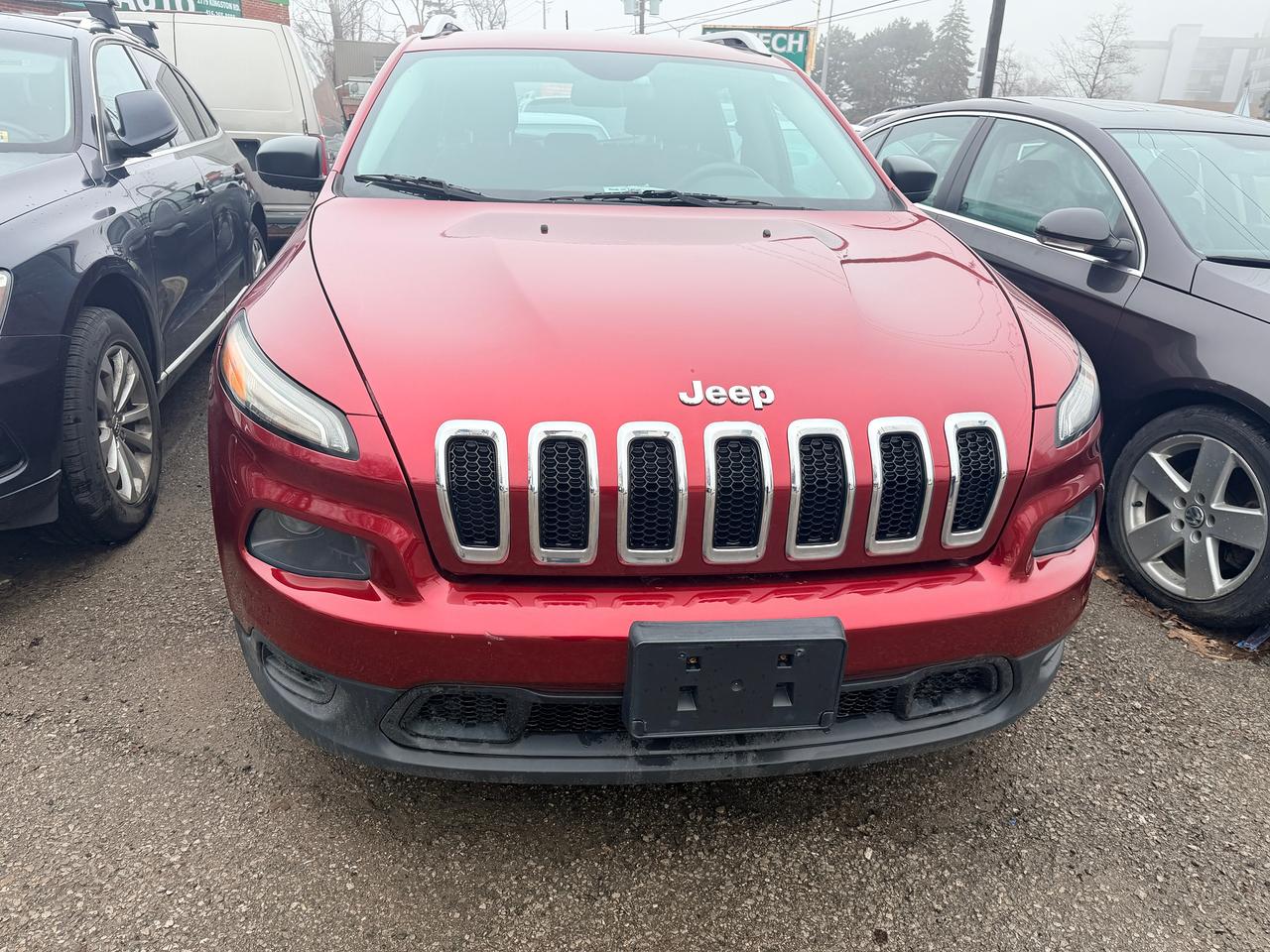 2014 Jeep Cherokee Sport Photo0