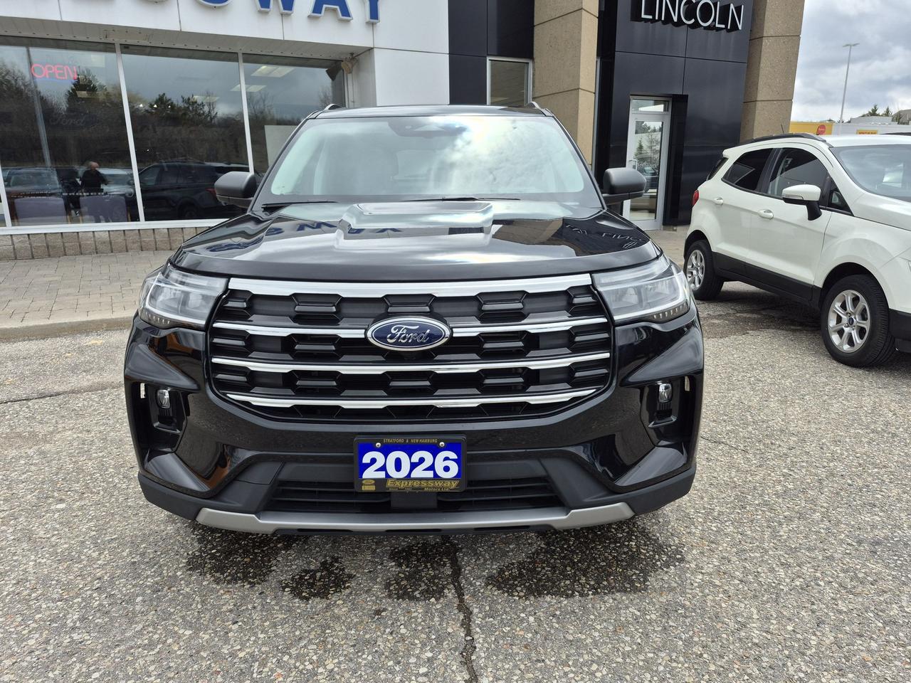 2026 Ford Explorer 20" RIMS, COMFORT PACK! HEATED WHEEL, PANO ROOF! Photo2