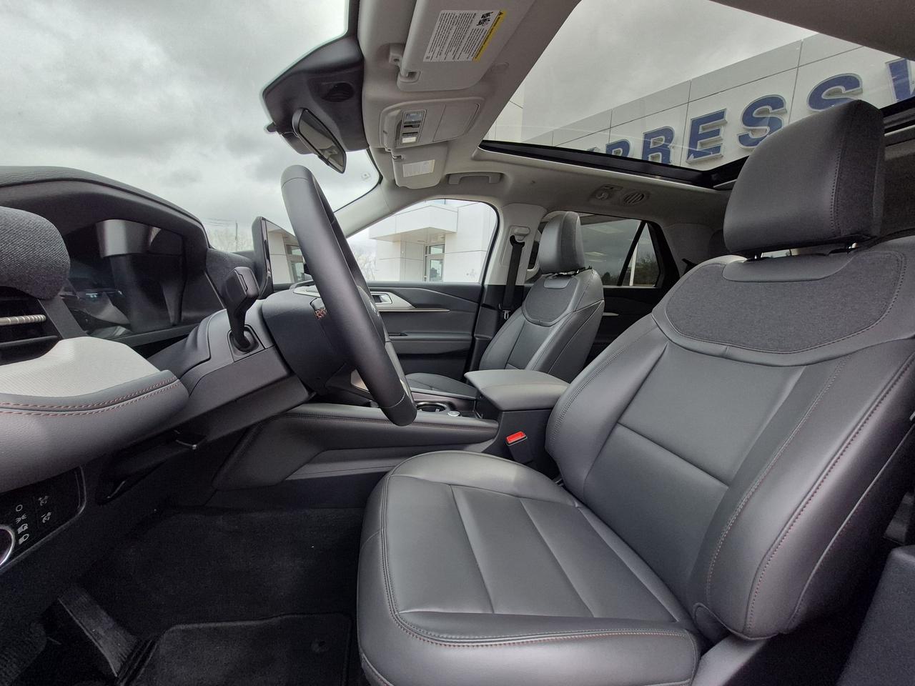 2026 Ford Explorer 20" RIMS, COMFORT PACK! HEATED WHEEL, PANO ROOF! Photo