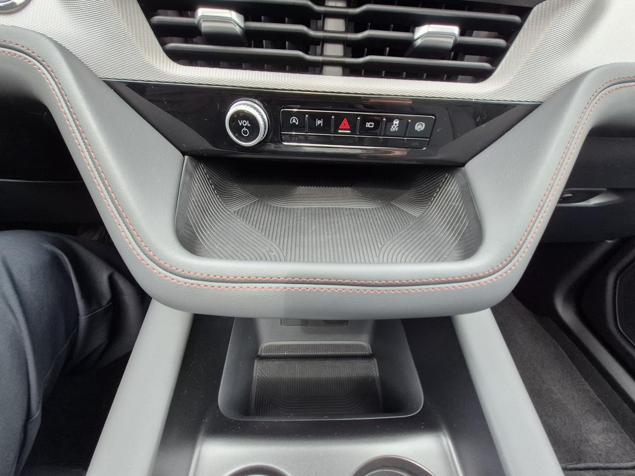 2026 Ford Explorer 20" RIMS, COMFORT PACK! HEATED WHEEL, PANO ROOF! Photo