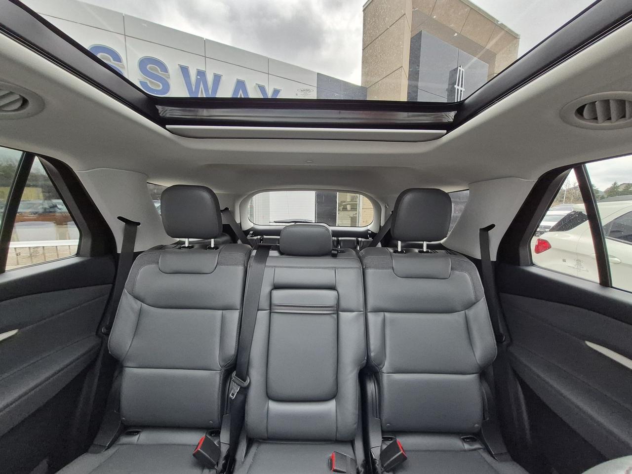 2026 Ford Explorer 20" RIMS, COMFORT PACK! HEATED WHEEL, PANO ROOF! Photo