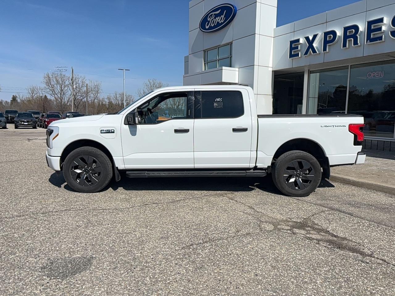 2024 Ford F-150 Lightning STANDARD RANGE BATTERY, MAN TOW PACK, PRO POWER! Photo