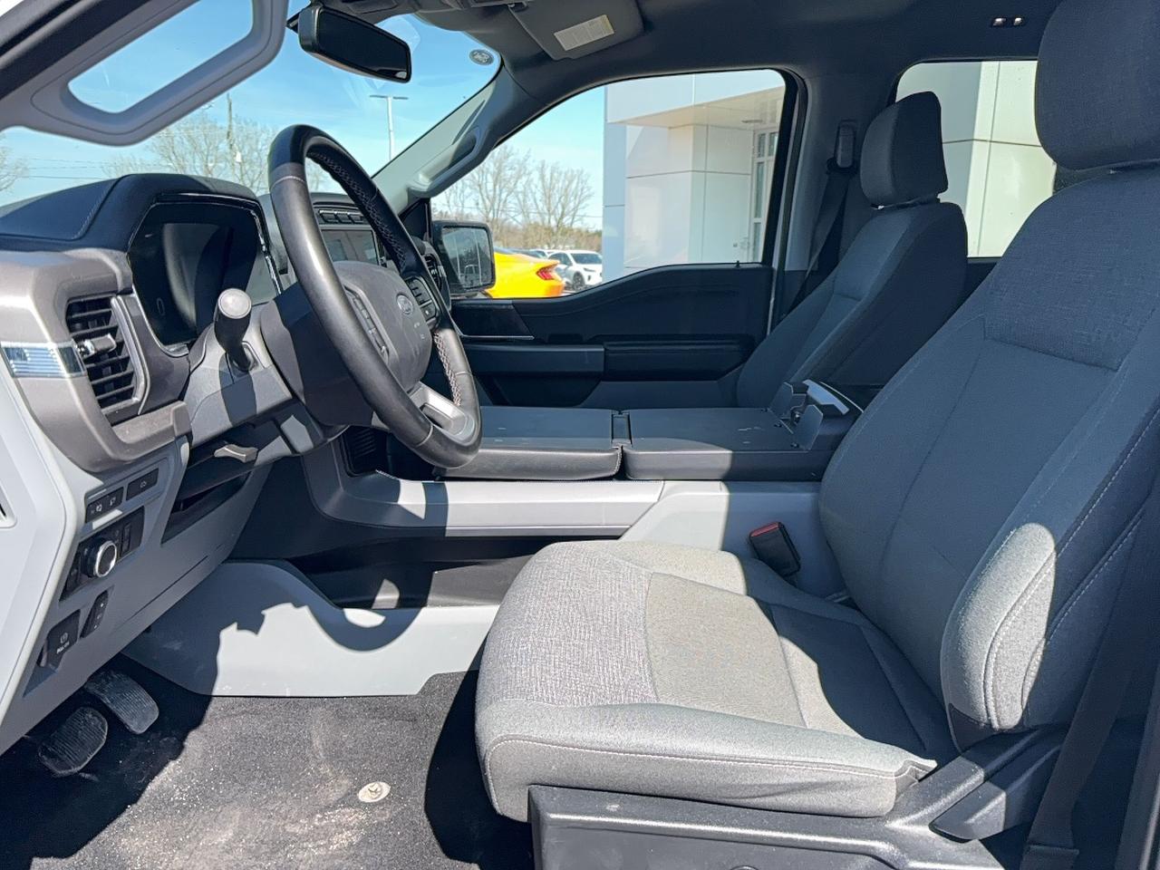 2024 Ford F-150 Lightning STANDARD RANGE BATTERY, MAN TOW PACK, PRO POWER! Photo