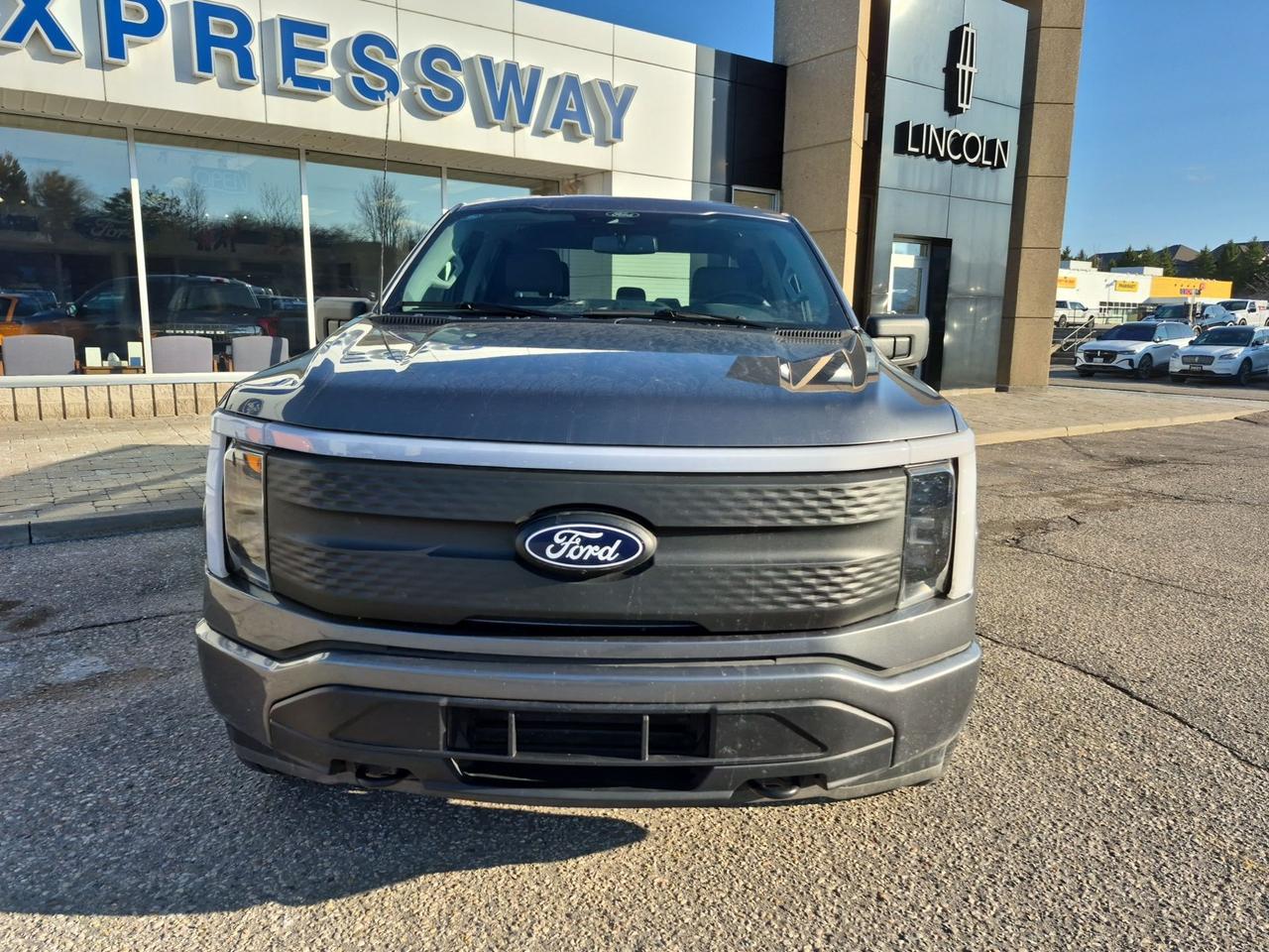 2024 Ford F-150 Lightning STANDARD RANGE BATTERY! MAX TOW AND PRO POWER! Photo1