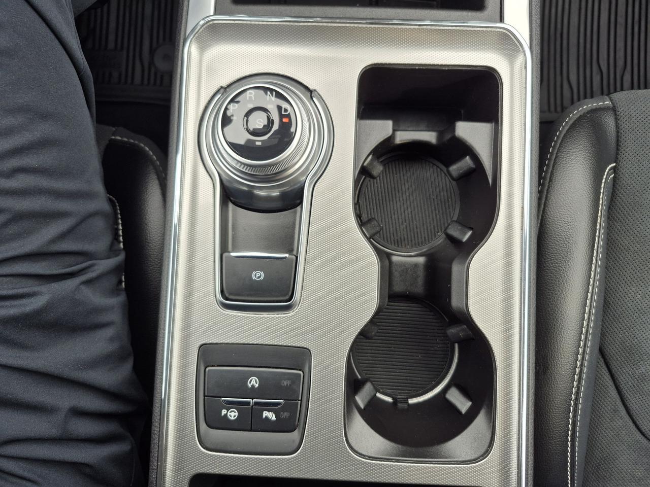 2023 Ford Edge ST! AWD! 335-HP! LEATHER, SUNROOF! 21" RIMS! Photo