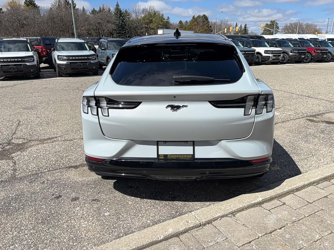 2021 Ford Mustang Mach-E EXTENDED RANGE BATTERY! 19" RIMS, AWD! Photo
