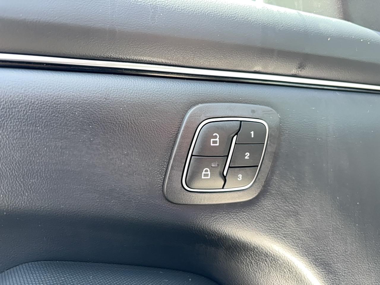 2021 Ford Mustang Mach-E EXTENDED RANGE BATTERY! 19" RIMS, AWD! Photo