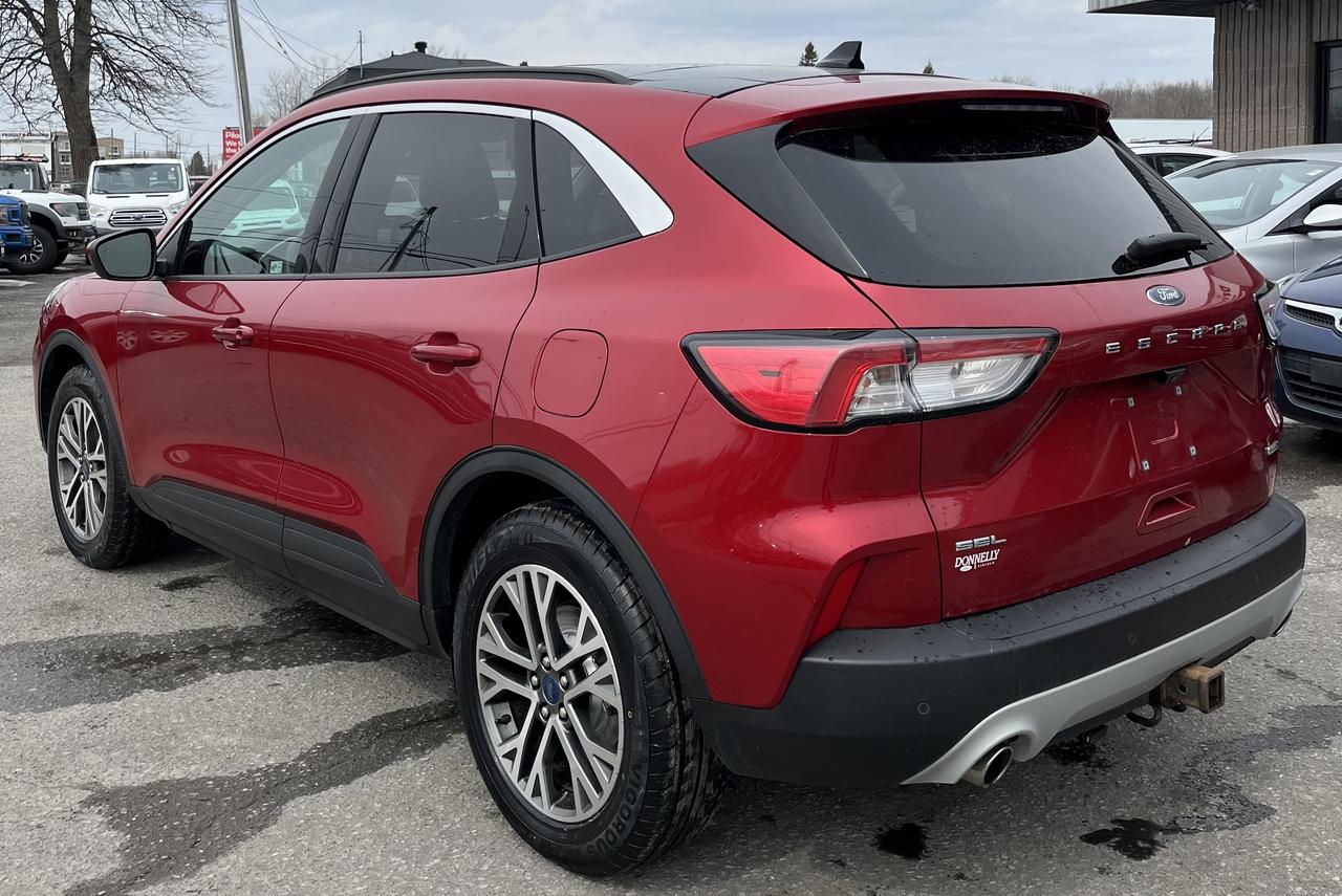 2020 Ford Escape SEL Photo2