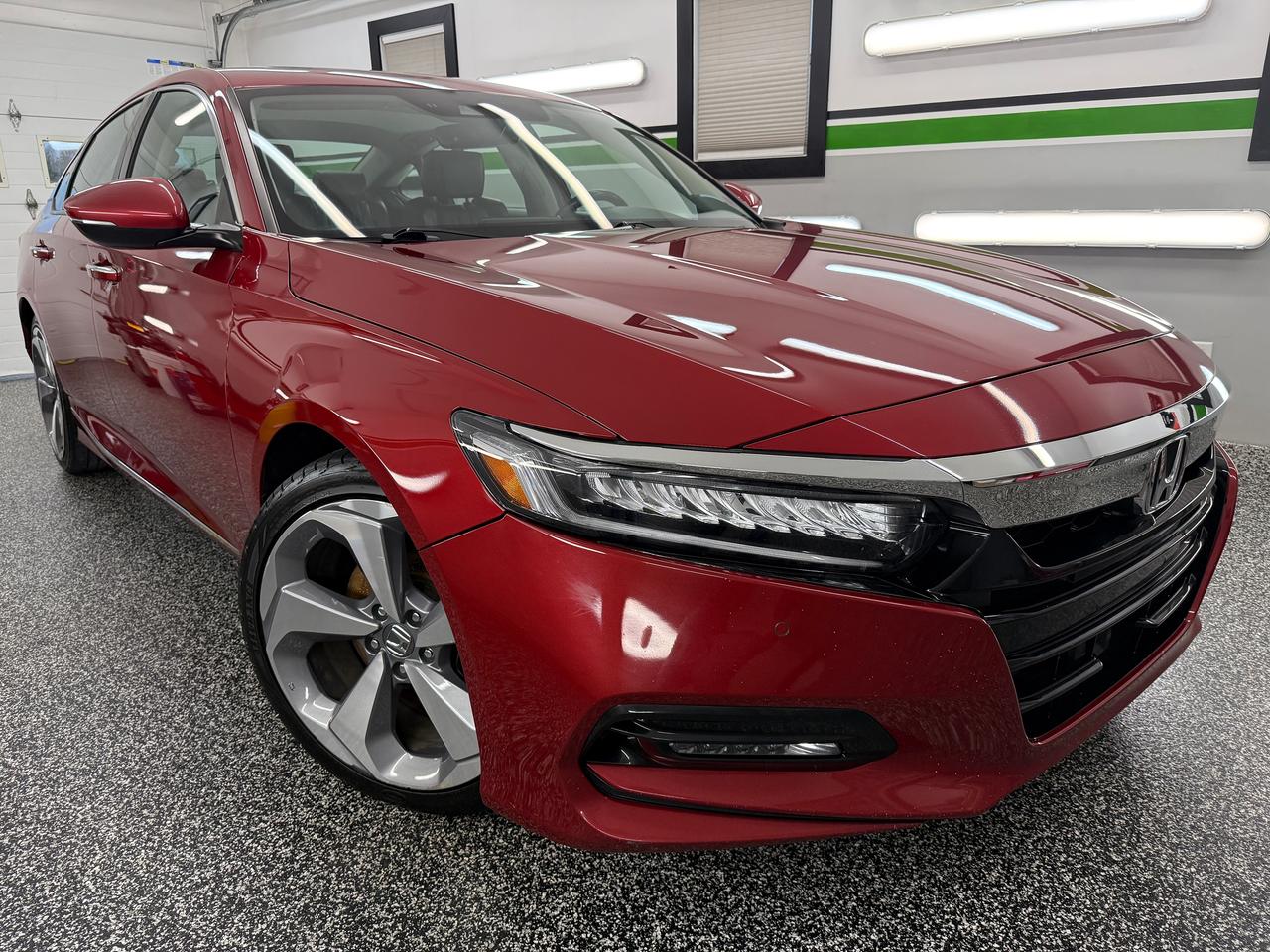 2018 Honda Accord Touring 2.0 - Photo #1