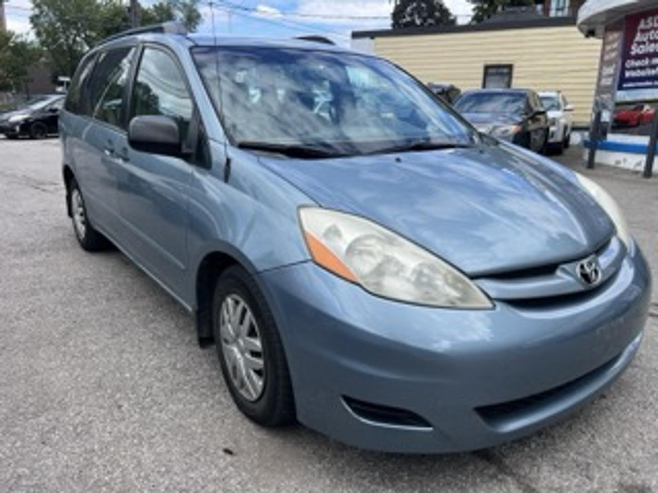 2008 Toyota Sienna CE Photo