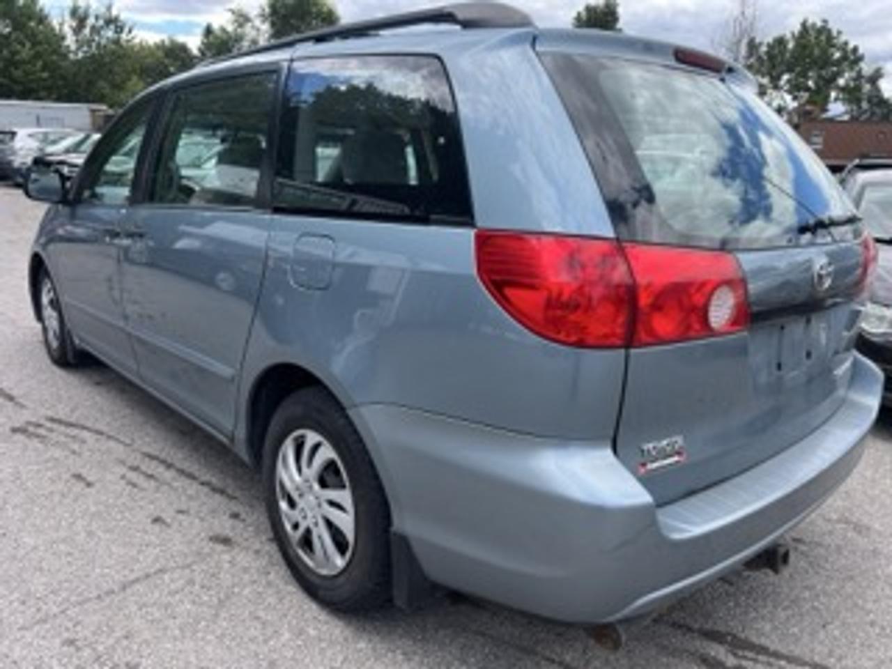 2008 Toyota Sienna CE Photo