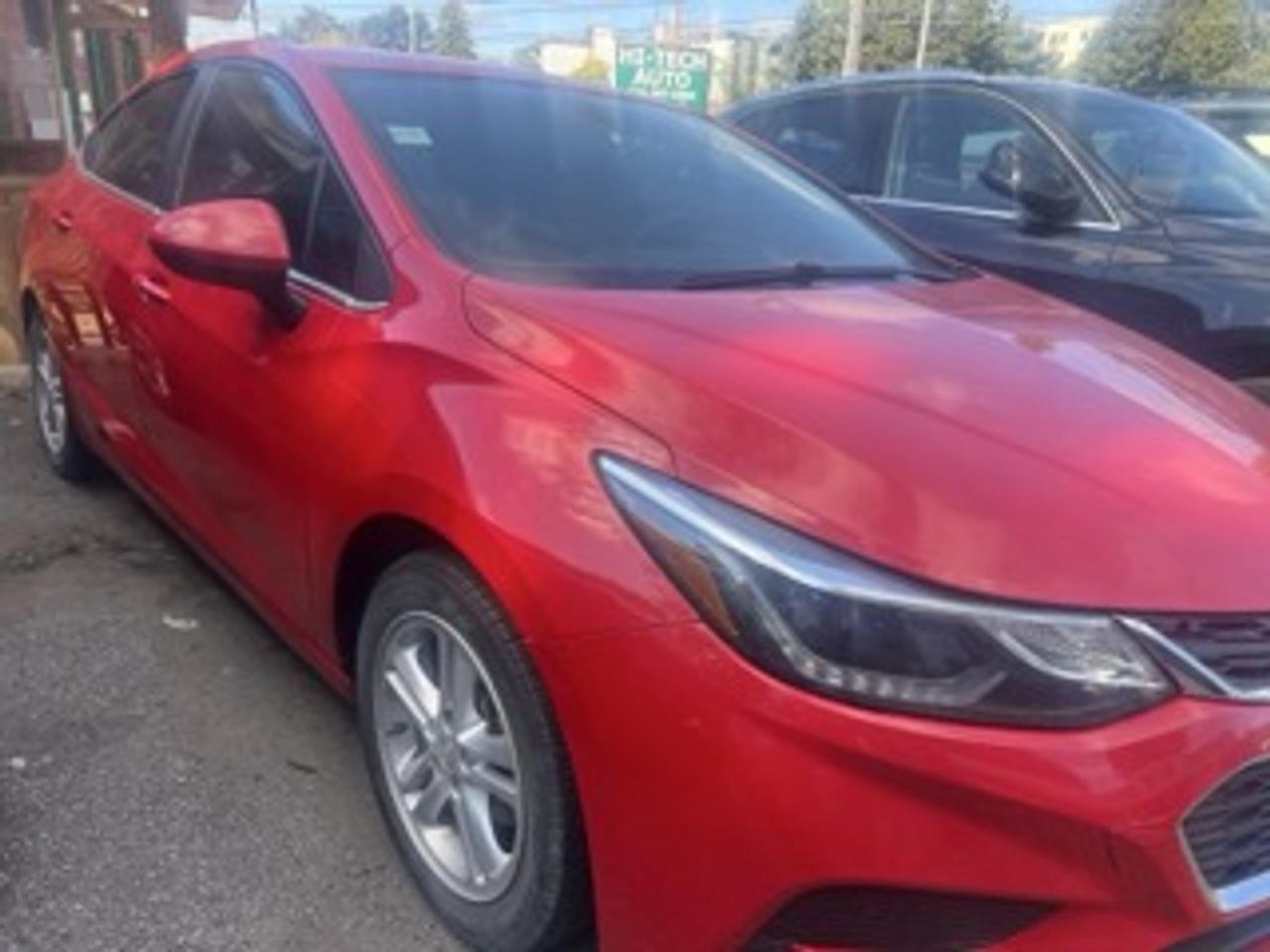 2017 Chevrolet Cruze LT Photo