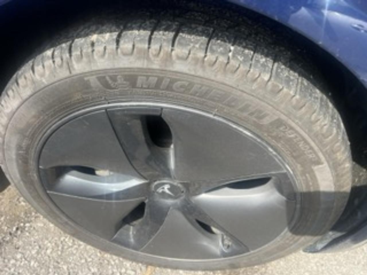 2019 Tesla Model 3 STANDARD RANGE PLUS Photo3