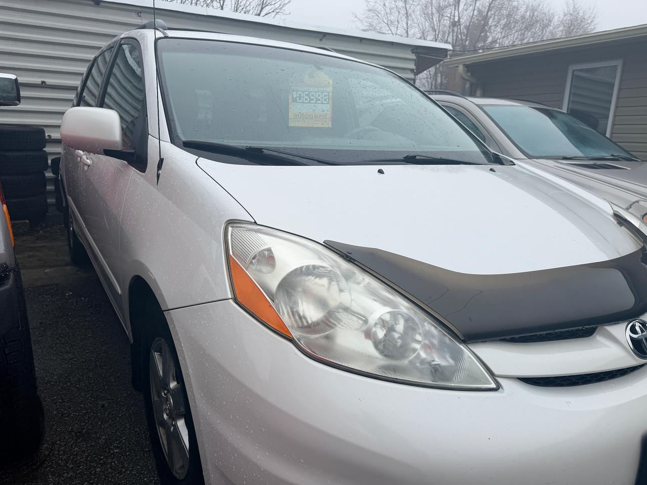 2008 Toyota Sienna LE Photo