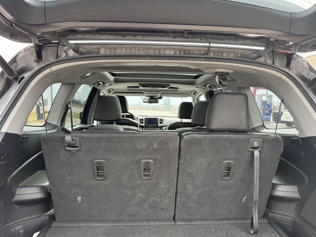 2018 Honda Pilot Touring 4x4 panoramic roof and extra winter tires with steel rims Photo