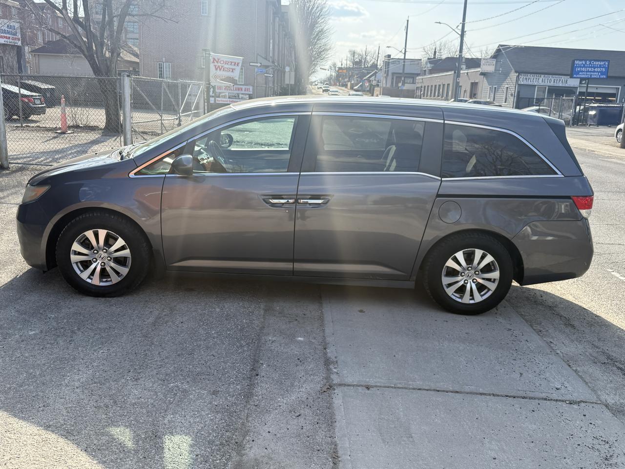 2015 Honda Odyssey EX Photo