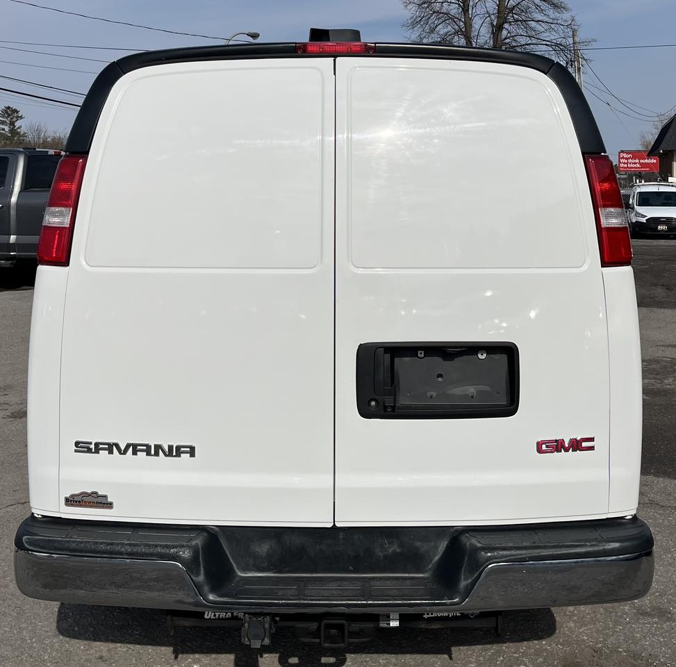 2019 GMC Savana Cargo Van RWD 2500 155" Photo3