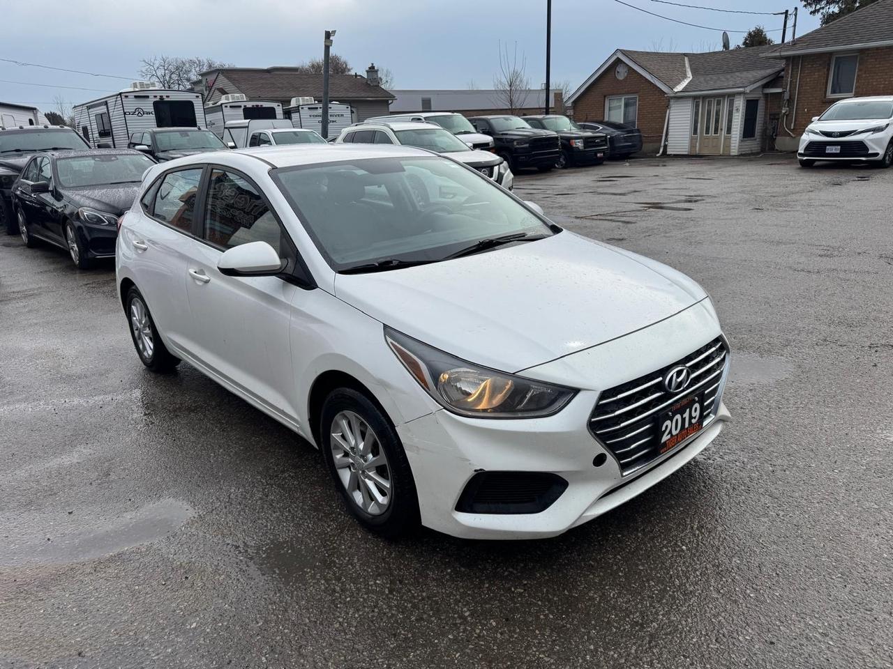2019 Hyundai Elantra PREFERRED, HATCHBACK, ONLY 159KMS, AUTO, CERT Photo