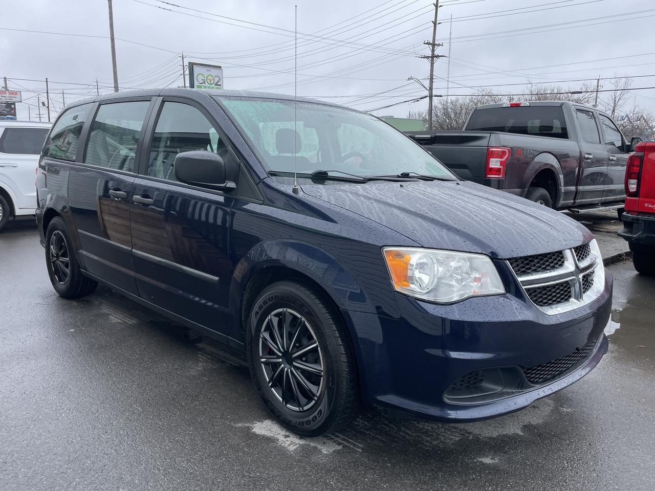 2014 Dodge Grand Caravan SE Photo2