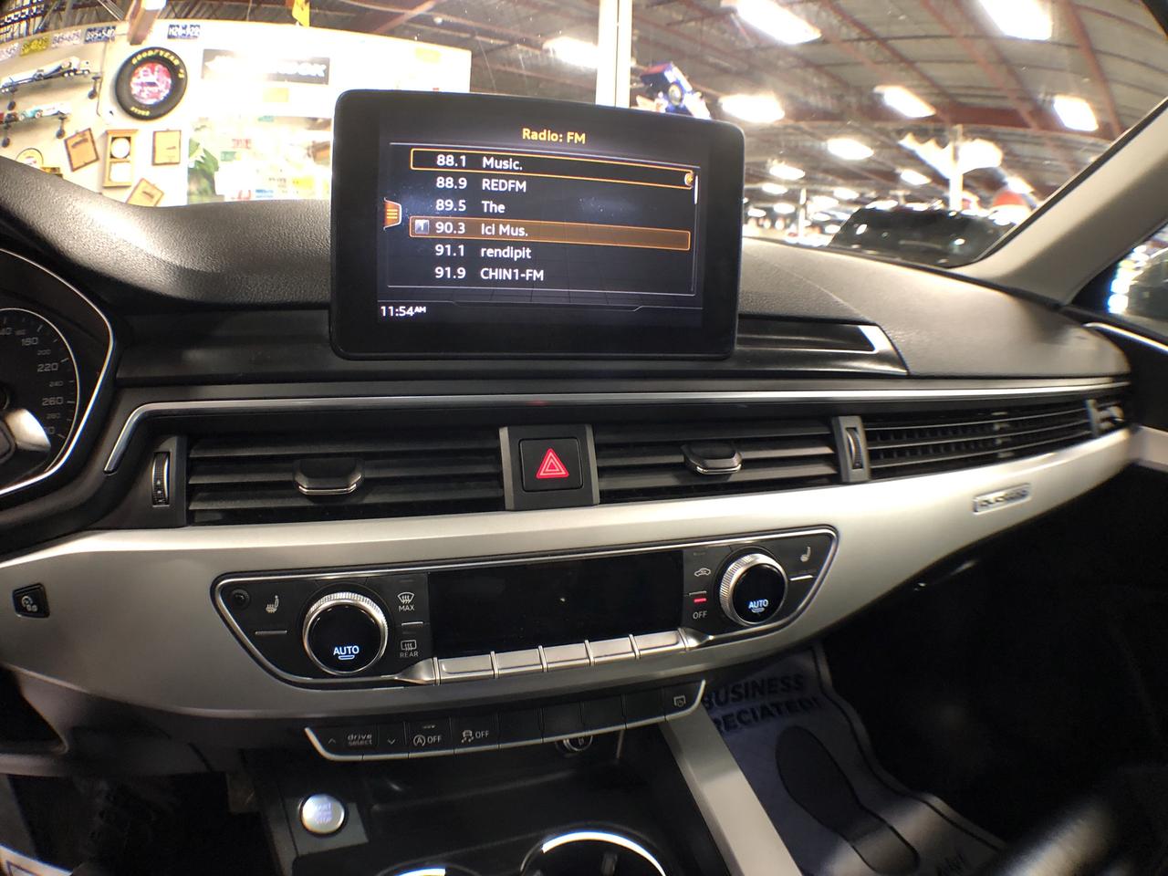 2017 Audi A4 KOMFORT AWD LEATHER P/SUNROOF P/START Photo