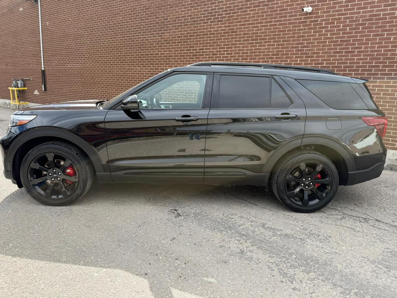 2023 Ford Explorer ST Photo