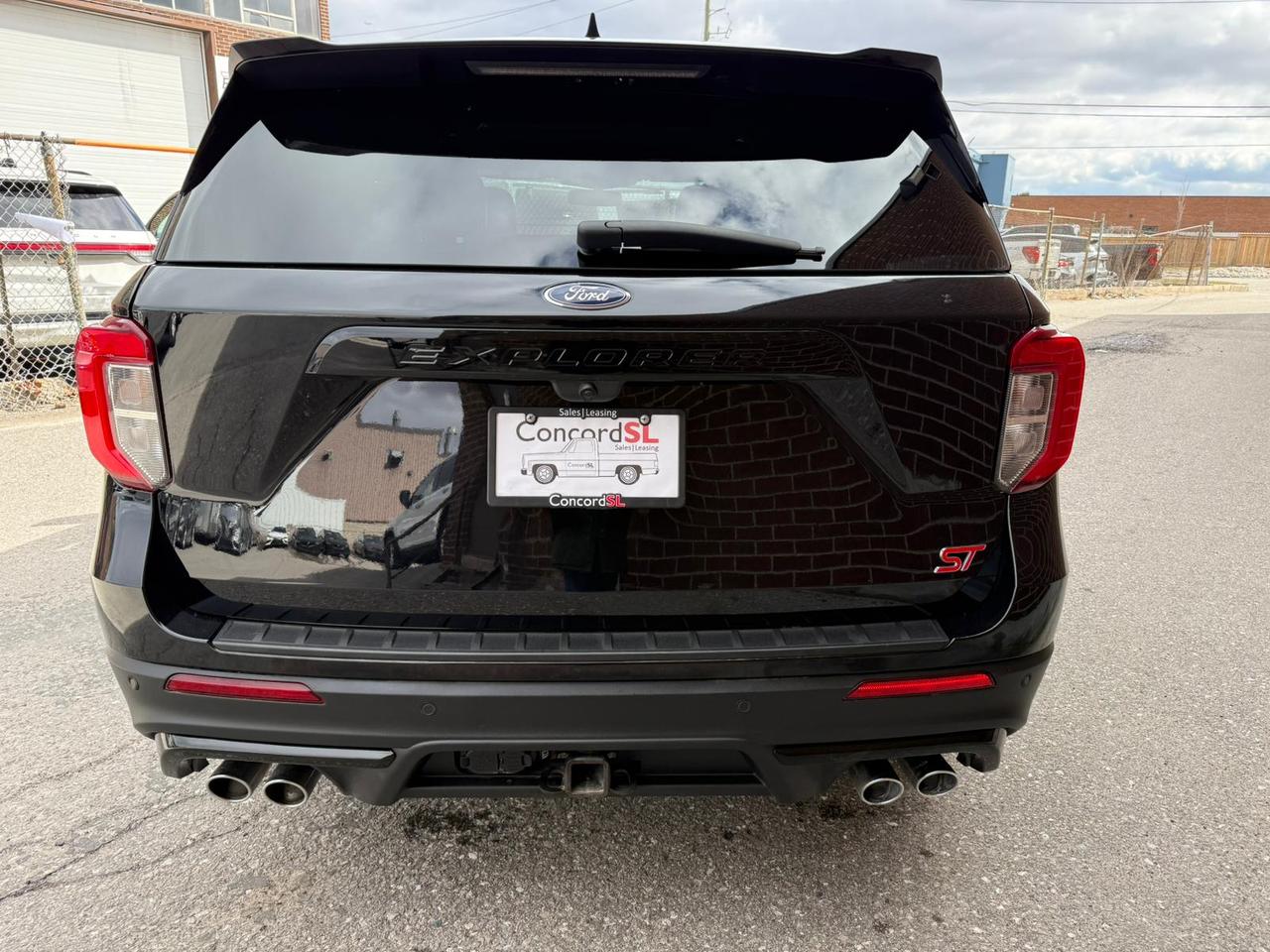 2023 Ford Explorer ST Photo