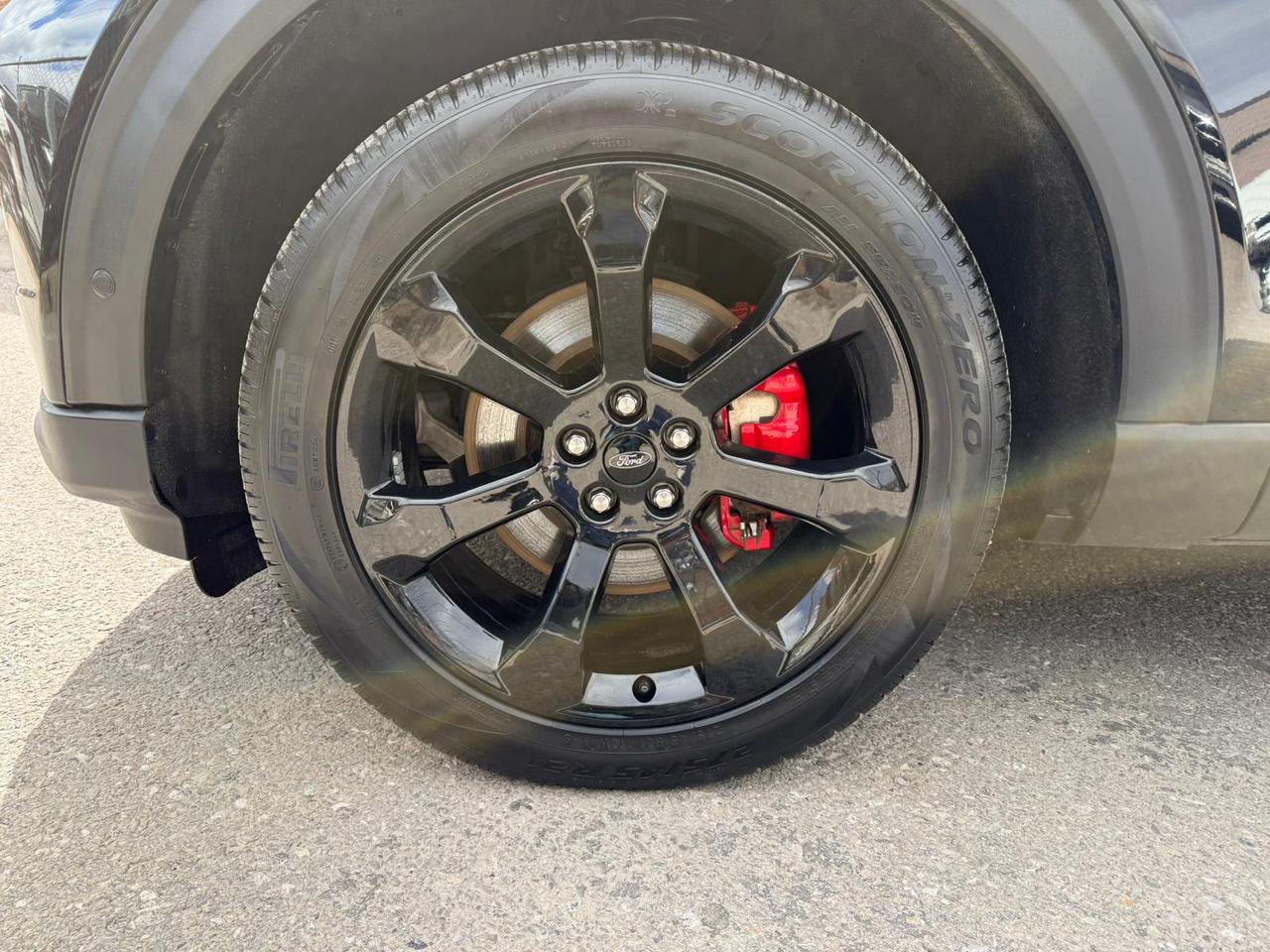 2023 Ford Explorer ST Photo