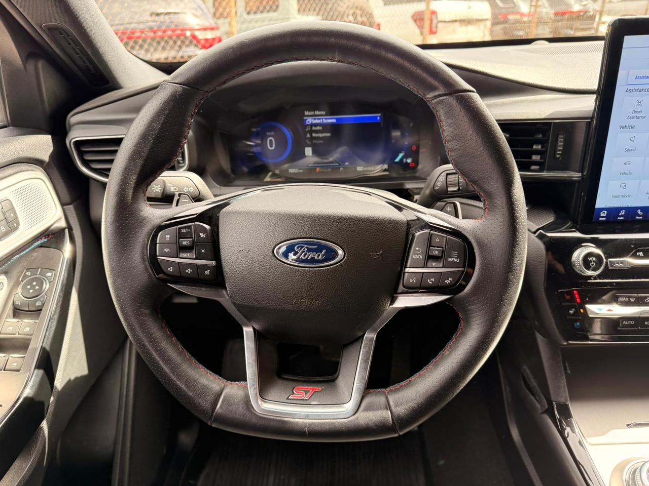 2023 Ford Explorer ST Photo