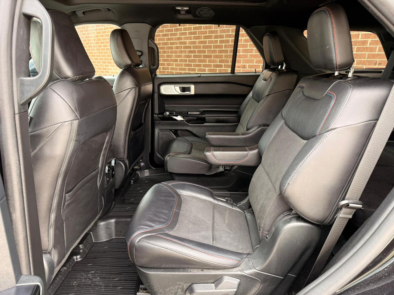 2023 Ford Explorer ST Photo