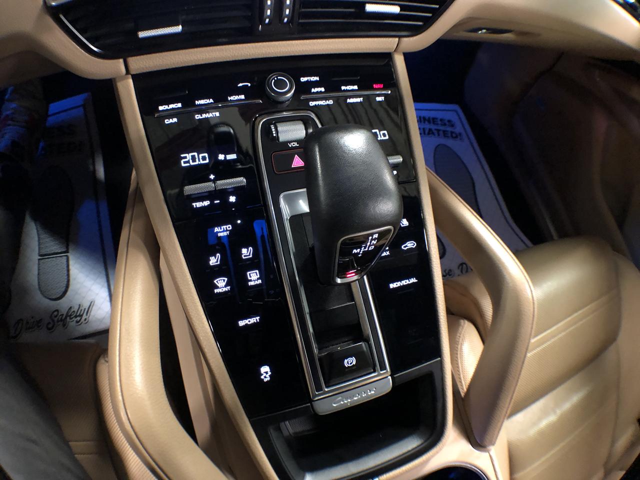 2019 Porsche Cayenne AWD LEATHER PAN/ROOF NAVI B/SPOT L/ASSIST CAMERA Photo