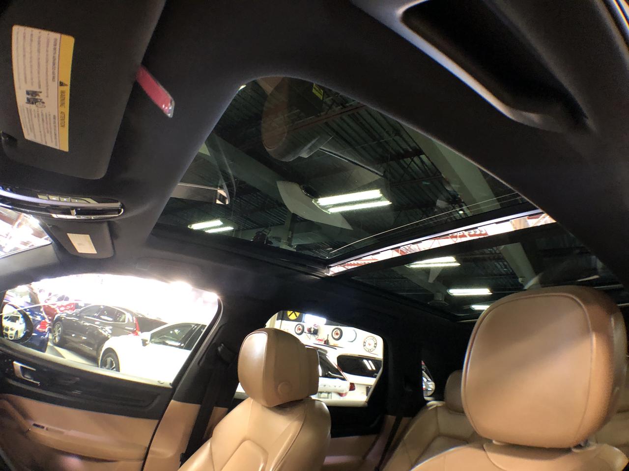 2019 Porsche Cayenne AWD LEATHER PAN/ROOF NAVI B/SPOT L/ASSIST CAMERA Photo