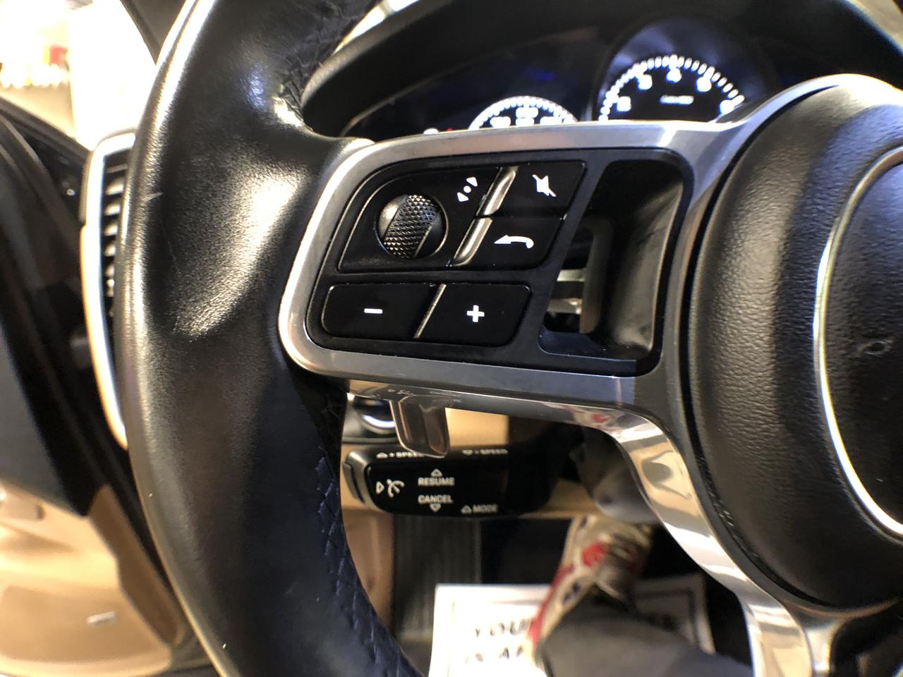 2019 Porsche Cayenne AWD LEATHER PAN/ROOF NAVI B/SPOT L/ASSIST CAMERA Photo