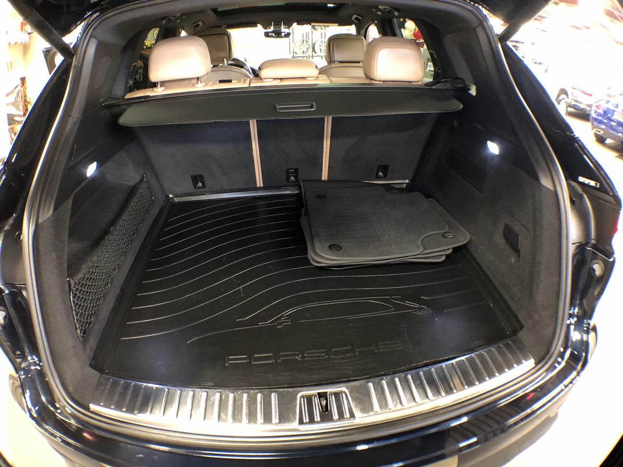 2019 Porsche Cayenne AWD LEATHER PAN/ROOF NAVI B/SPOT L/ASSIST CAMERA Photo