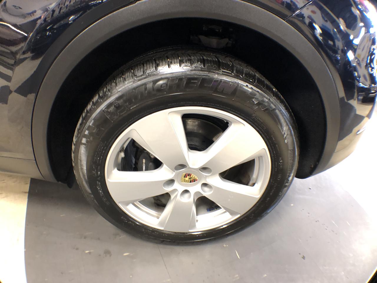 2019 Porsche Cayenne AWD LEATHER PAN/ROOF NAVI B/SPOT L/ASSIST CAMERA Photo