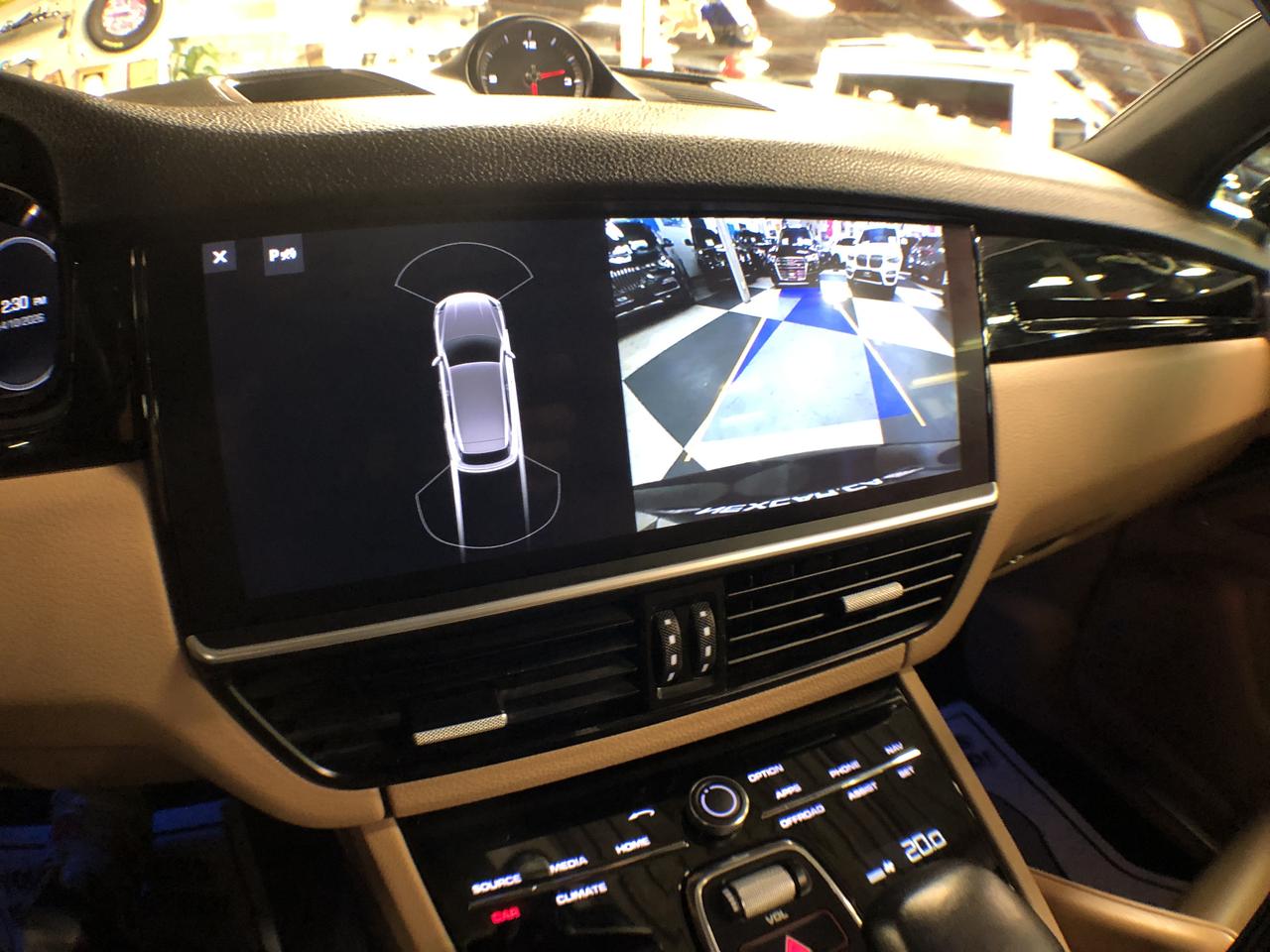 2019 Porsche Cayenne AWD LEATHER PAN/ROOF NAVI B/SPOT L/ASSIST CAMERA Photo