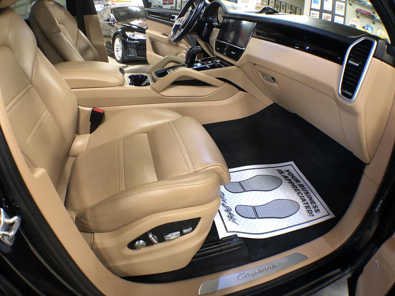 2019 Porsche Cayenne AWD LEATHER PAN/ROOF NAVI B/SPOT L/ASSIST CAMERA Photo