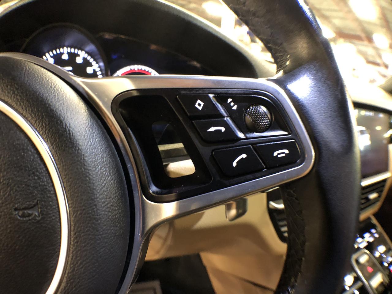 2019 Porsche Cayenne AWD LEATHER PAN/ROOF NAVI B/SPOT L/ASSIST CAMERA Photo