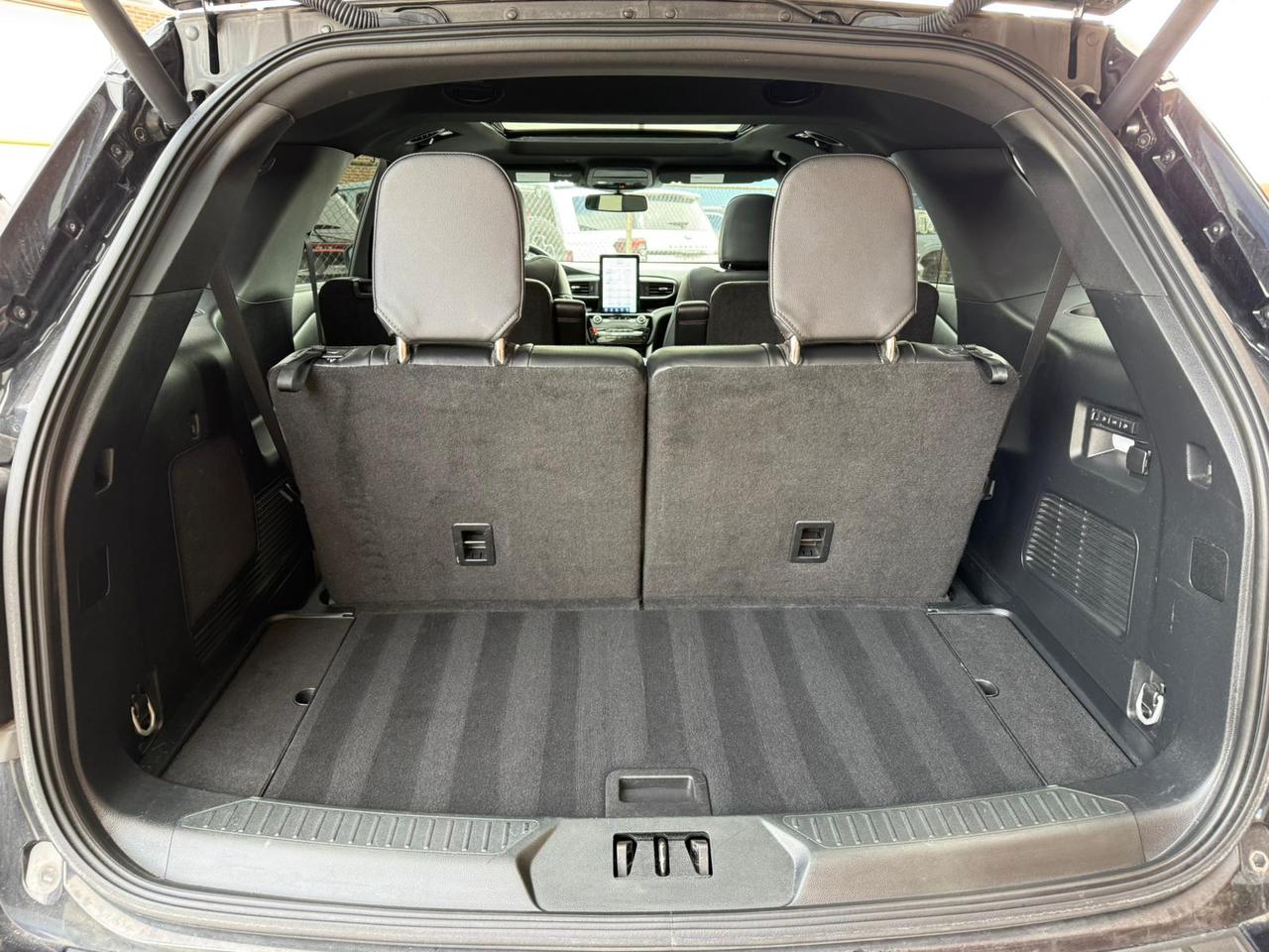 2023 Ford Explorer ST Photo