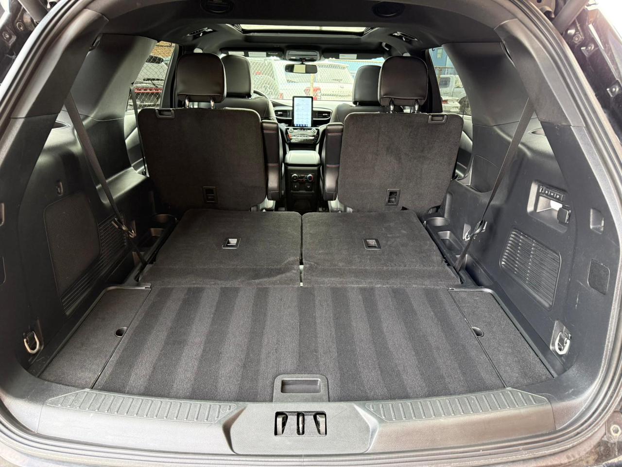 2023 Ford Explorer ST Photo