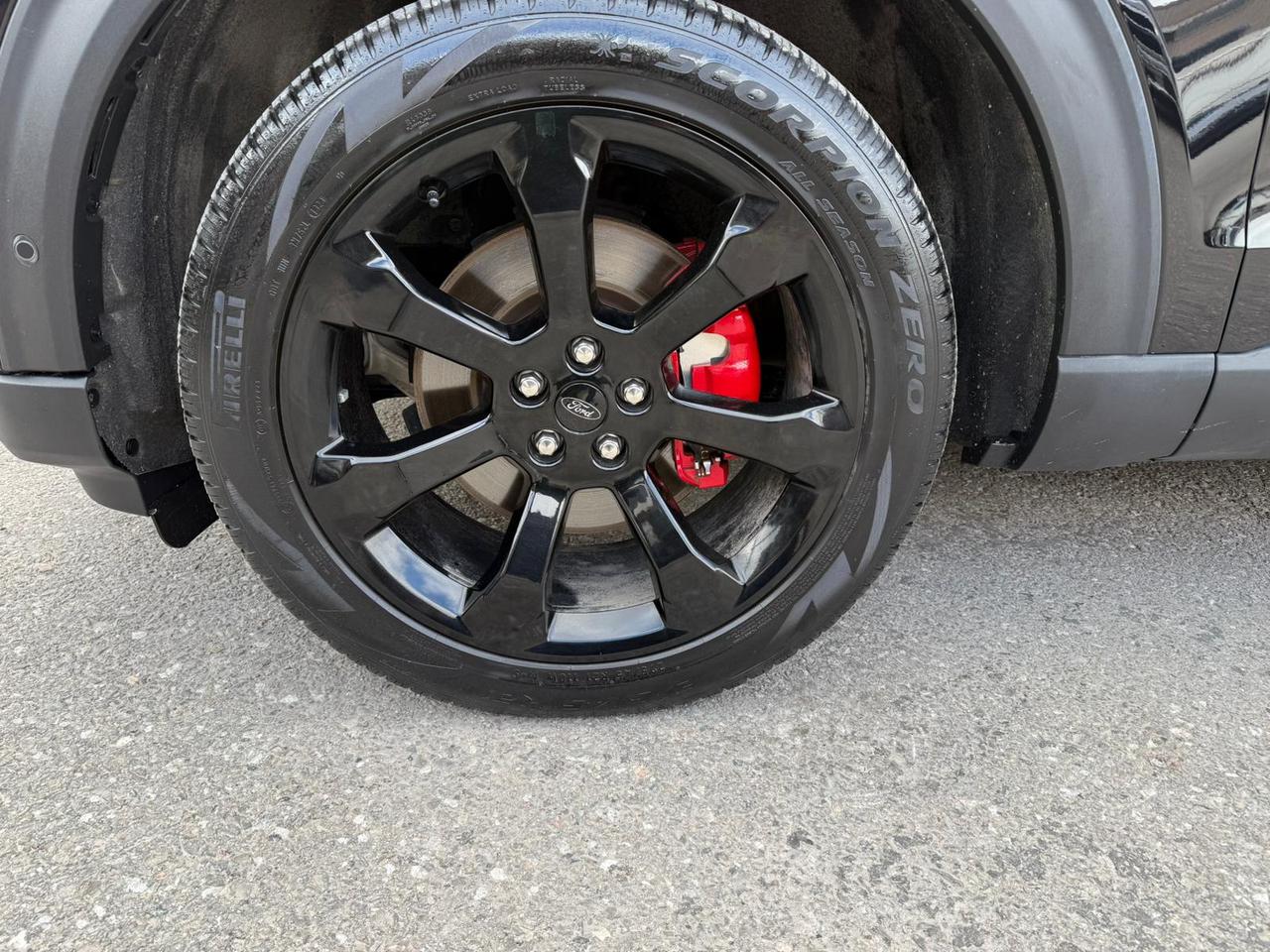 2023 Ford Explorer ST Photo