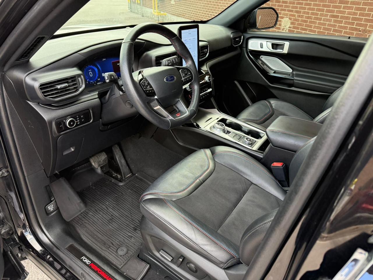 2023 Ford Explorer ST Photo