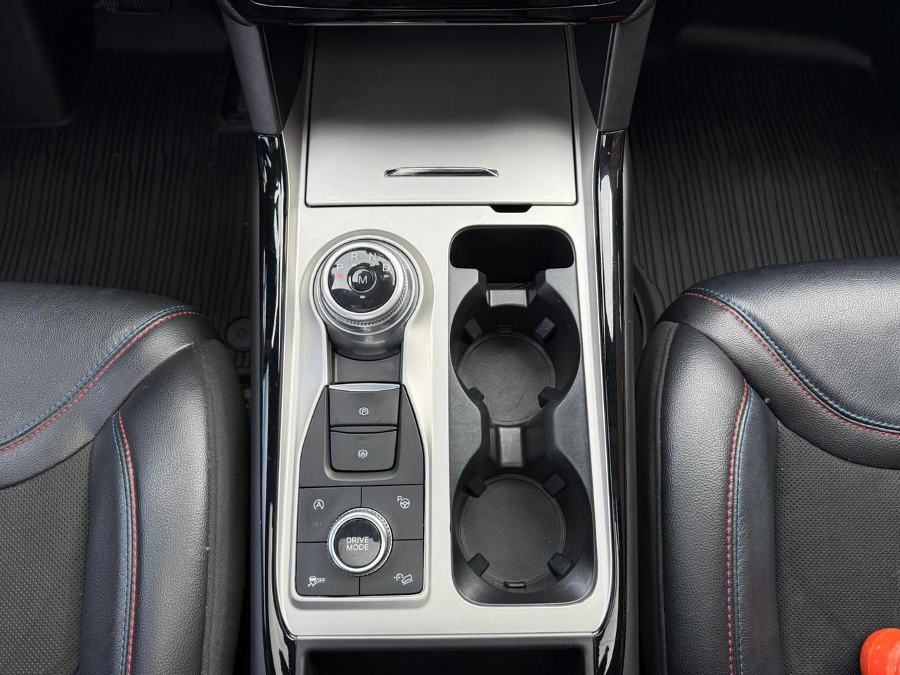 2023 Ford Explorer ST Photo