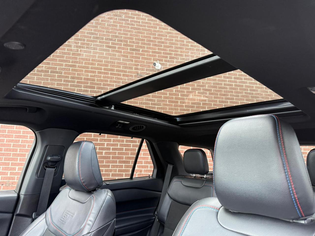 2023 Ford Explorer ST Photo
