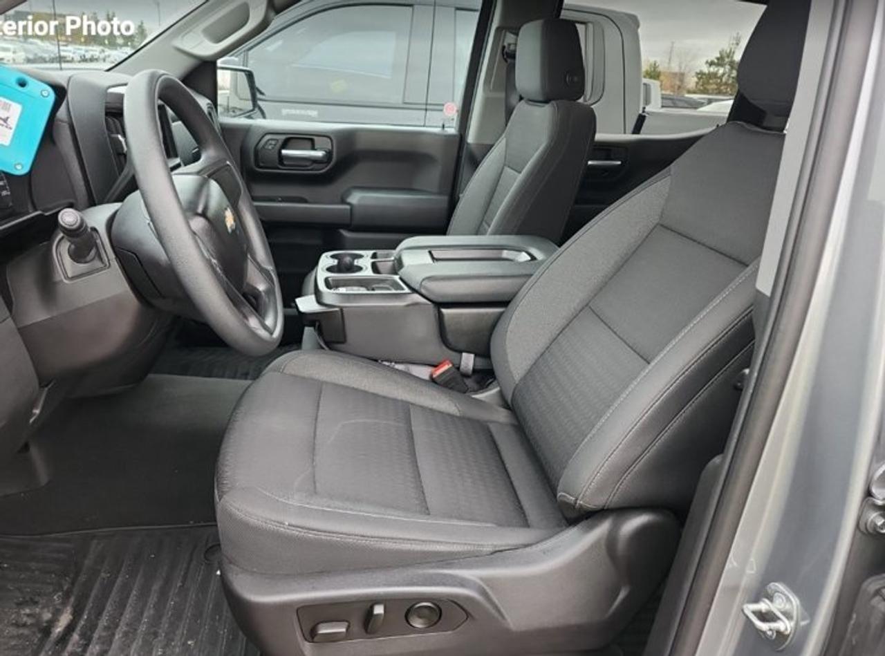 2023 Chevrolet Silverado 1500 Custom | 4WD | Power Seat | 20" Black Wheels | Multi-Flex Tailgate | Spray-in Liner | and More ! Photo2