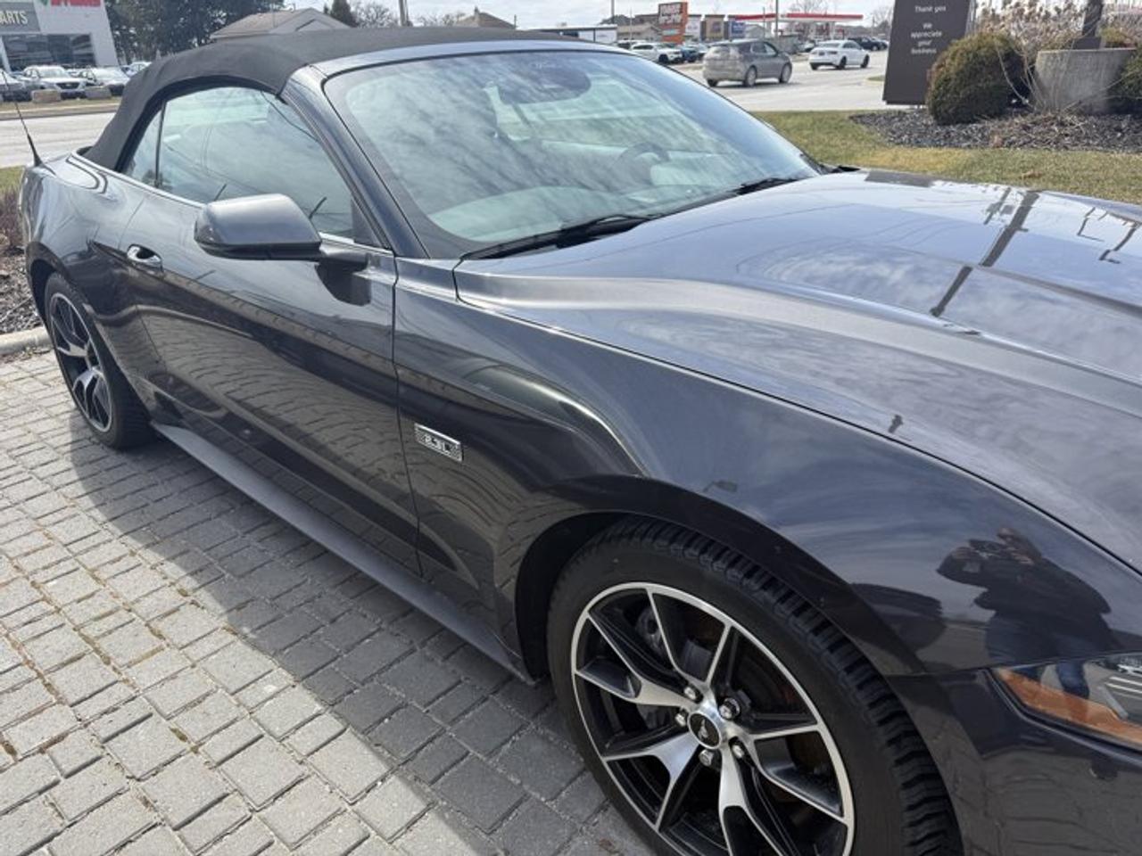 2022 Ford Mustang EcoBoost Premium | 330HP | High Performance Pkg | Leather | Active Valve Exhaust | and More ! Photo3