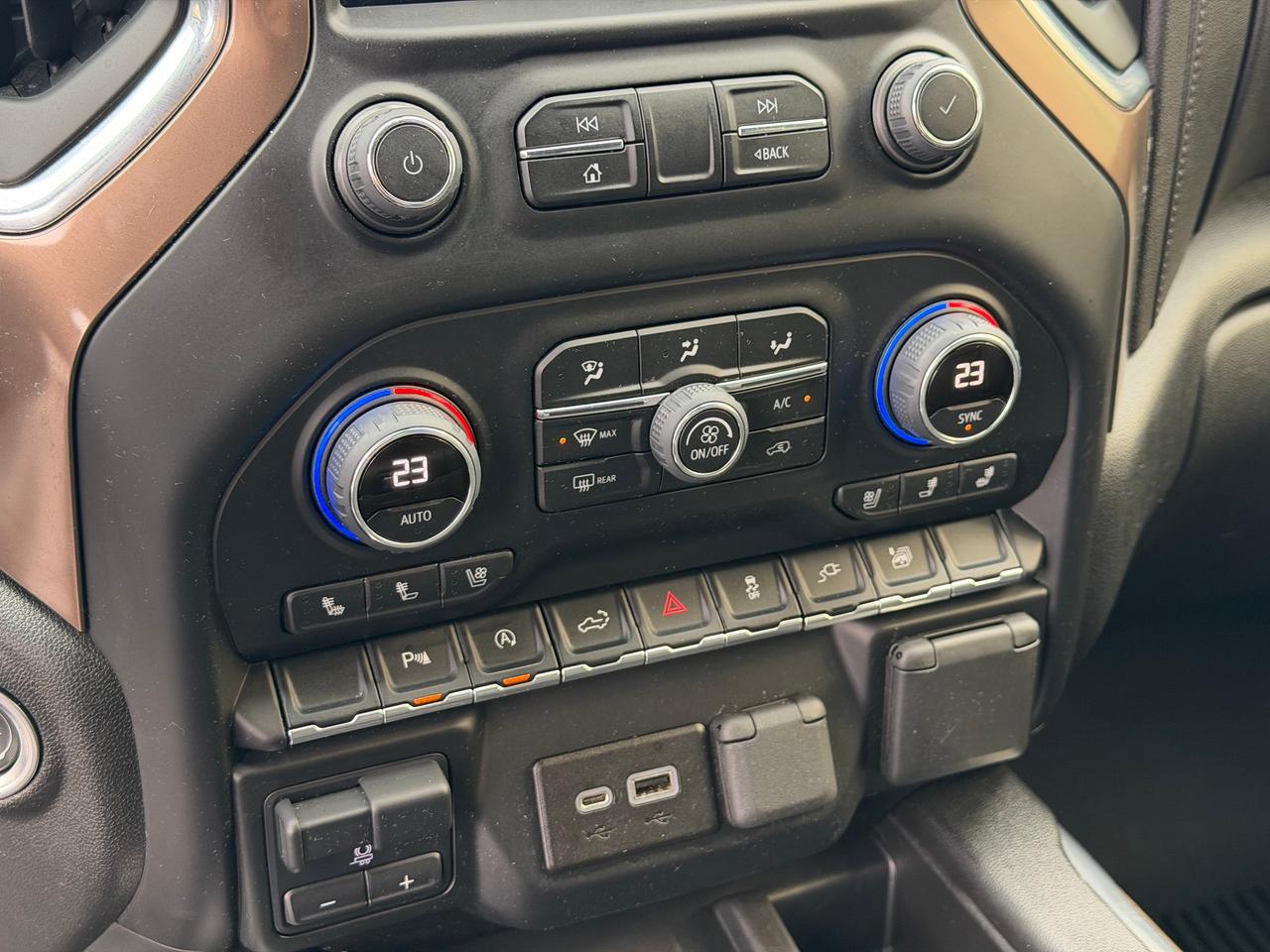 2022 Chevrolet Silverado 1500 High Country **FULLY LOADED**CLEAN CARFAX** Photo