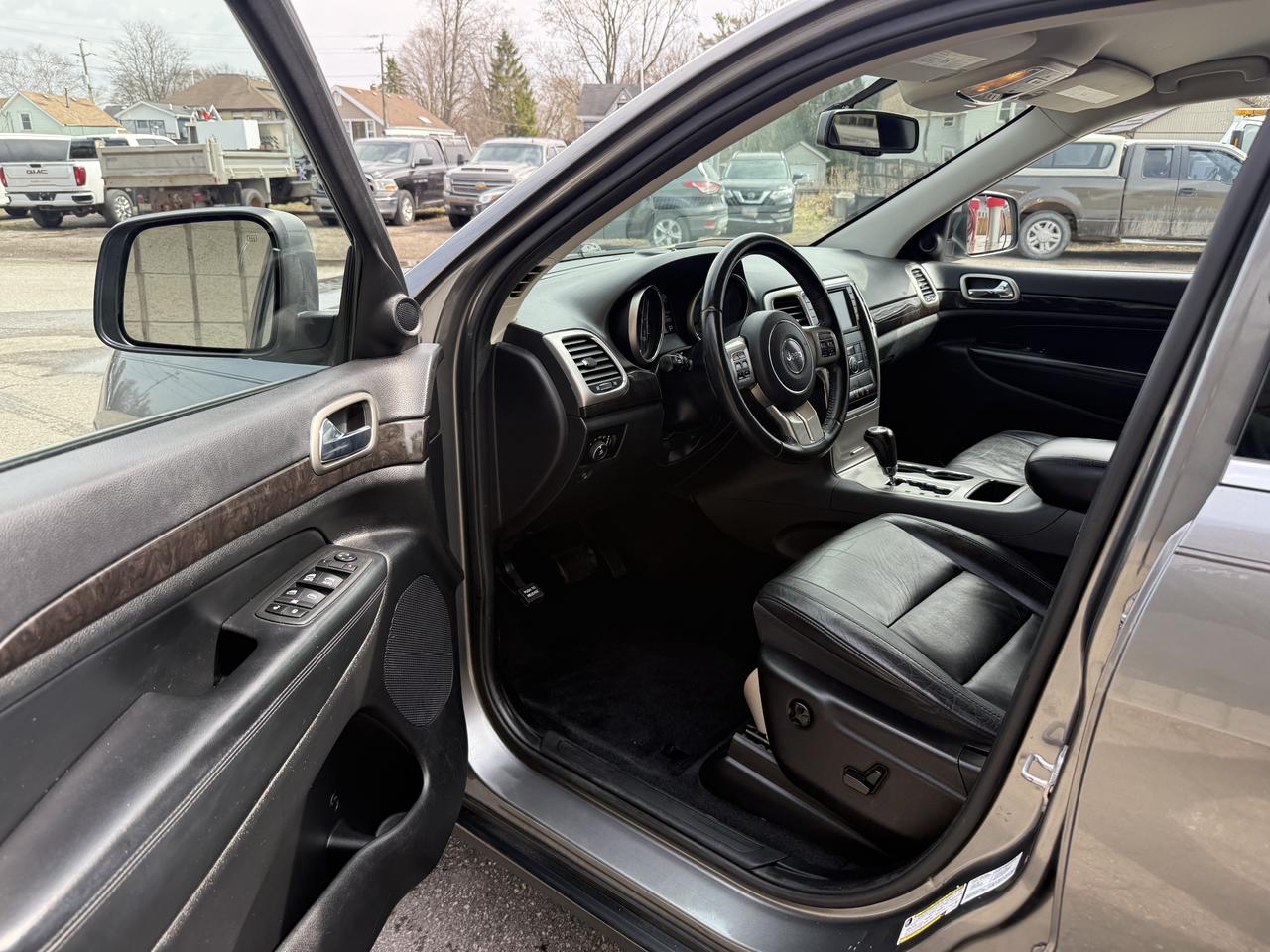 2013 Jeep Grand Cherokee Laredo Photo4