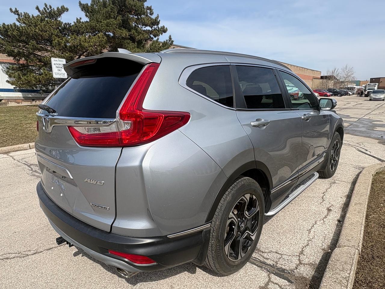 2019 Honda CR-V Touring Photo3