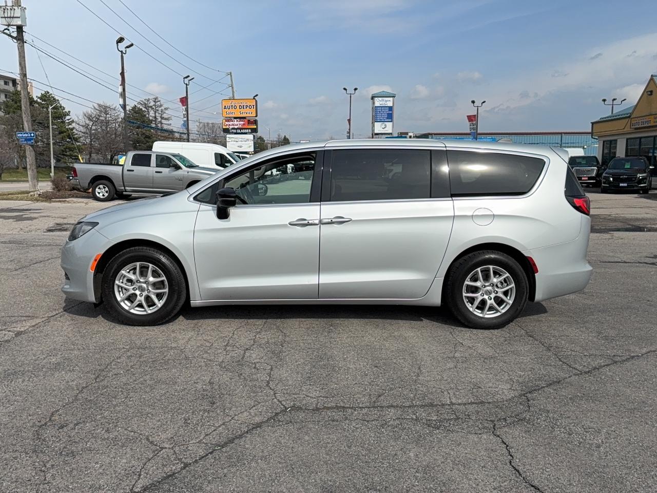 2024 Chrysler Grand Caravan SXT 2WD 7Seater 3.6L6cyl HeatedSeats&SterringWheel Photo4